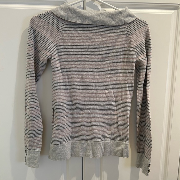 Club Monaco Ladies Vintage Sweater Size Medium - Picture 4 of 4